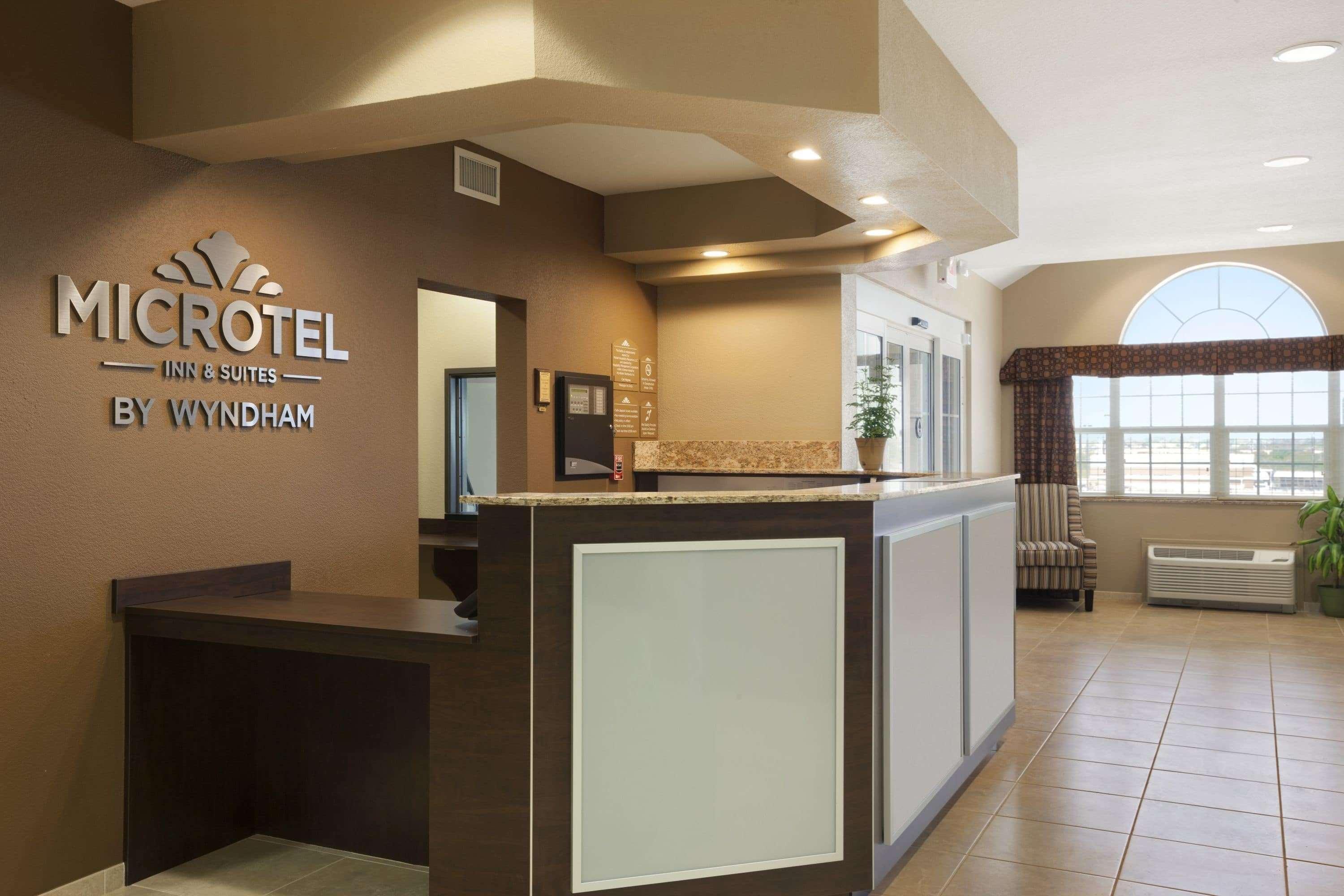 Microtel Inn & Suites Pleasanton Exteriör bild